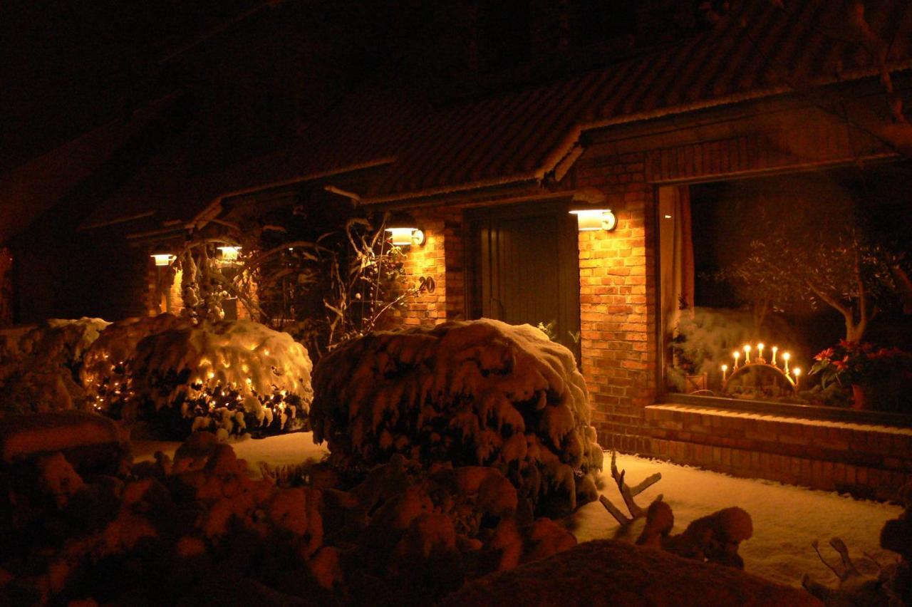 Grosse Wohnung / Haushaelfte In Peetzig Am See Angermunde Exterior photo